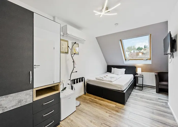 Phoenix 2* Berghausen (Karlsruhe)